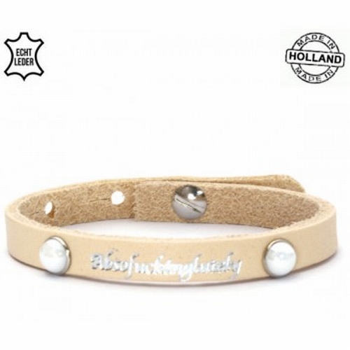 Armband met tekst beige